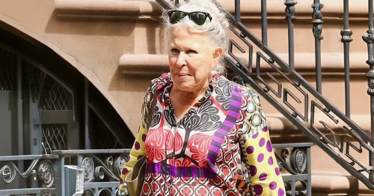 Recognize Her?: Legendary Entertainer Turns 80, Almost Unrecognizable in Rare Paparazzi Photo!