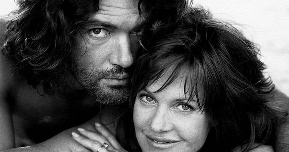 Recognize Them?: A Legendary Hollywood Romance That Still Has Fans Talking Years Later!