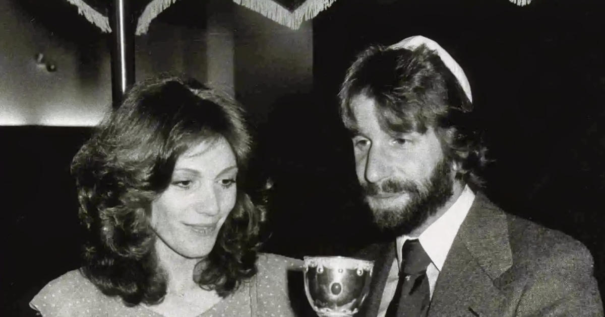 Remember This Famous Couple?: See Their Rare 1978 Wedding Photo and How They Look Today!