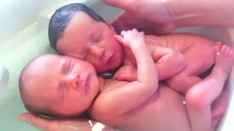 Unbreakable Bond: Viral Video of Newborn Twins Cuddling After Birth Highlights the Extraordinary Connection Between Siblings
