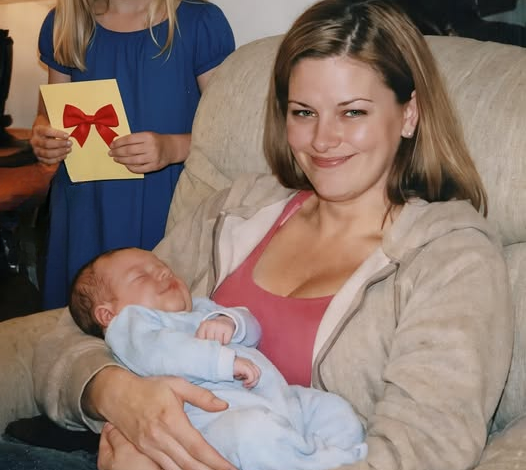 My Mother Abandoned Me at 10 for Her ‘Perfect Son’ — 22 Years Later, She Knocked on My Door Begging…