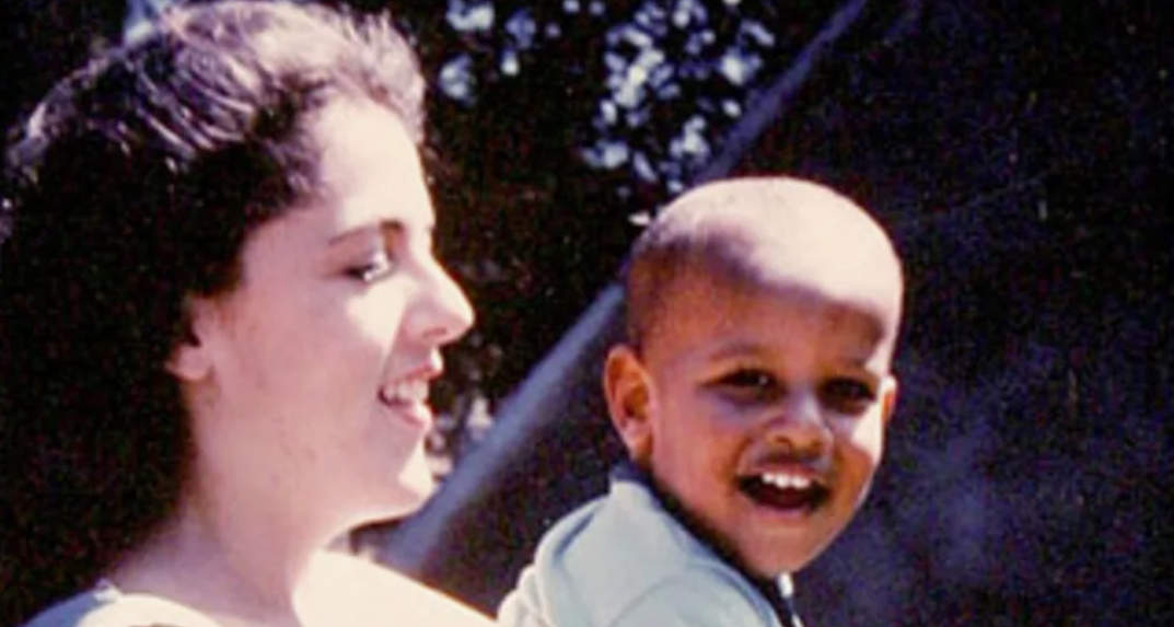 She Was a 20-Year-Old Single Mom — How Her Son Rose to Become President! (Before/After Photos)