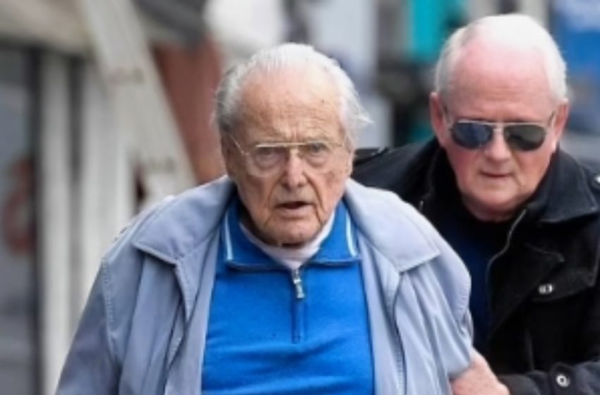 At 98, a Hollywood Legend Quietly Celebrates a Life of Love and Legacy. After Knowing Who Is He You Will Be Surprised