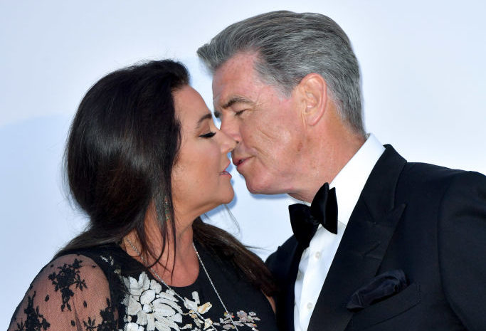 A Love That Never Wavered: Pierce Brosnan’s Wife Shines After Her Transformation.