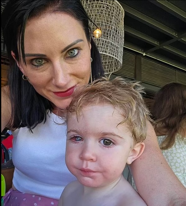 Search results for: Toddler Goes Blind After a Simple Kiss Turns into a Tragic Incident