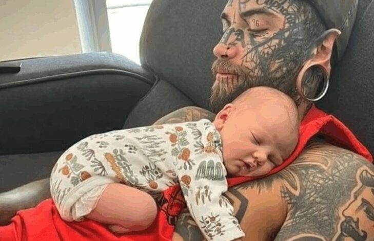 Dad with a body fully covered in tattoos decides to transform his appearance – Here’s why