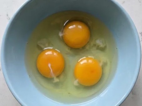 That White Strand in Your Egg Isn’t a Flaw — Here’s What It Means