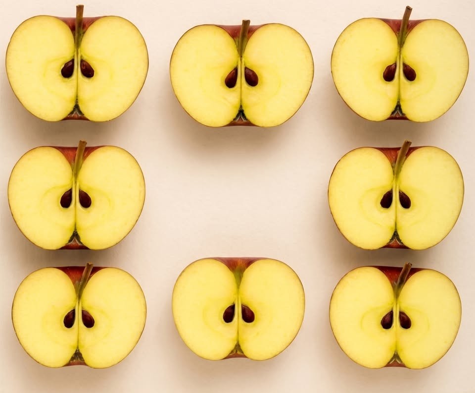 How many apples are in this image?