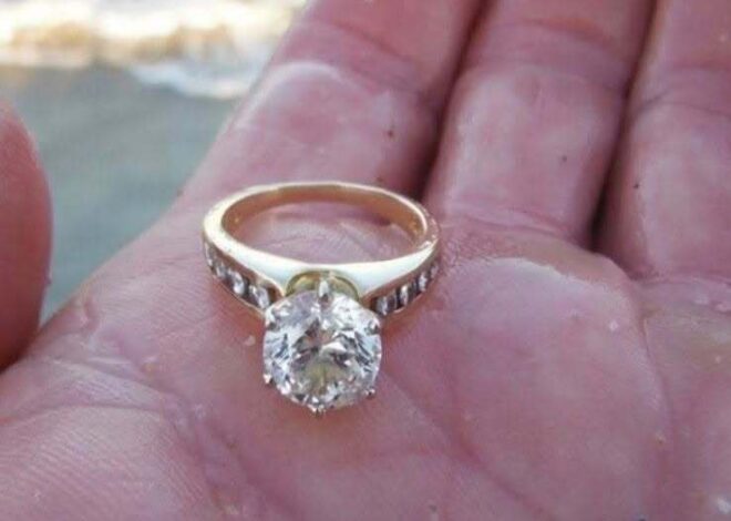 Woman Finds Diamond Ring On Beach – When Jeweler Sees It, He Tells Her This. Check in first Comment