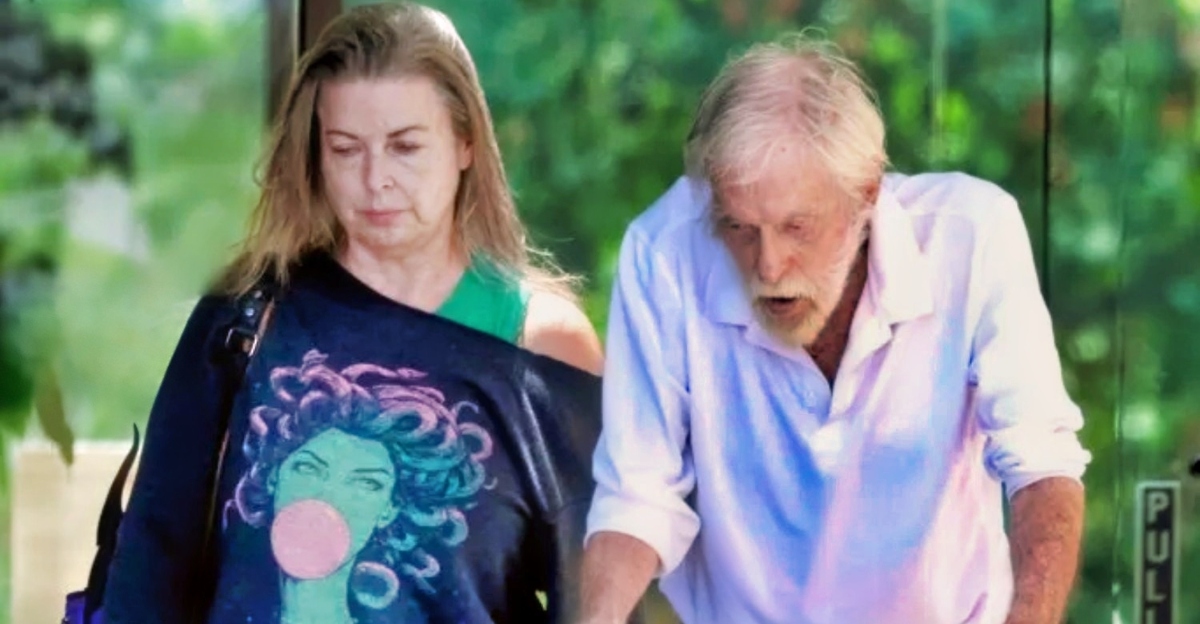 Hollywood Legend Spotted in a Rare Paparazzi Appearance: Do You Recognize Him?