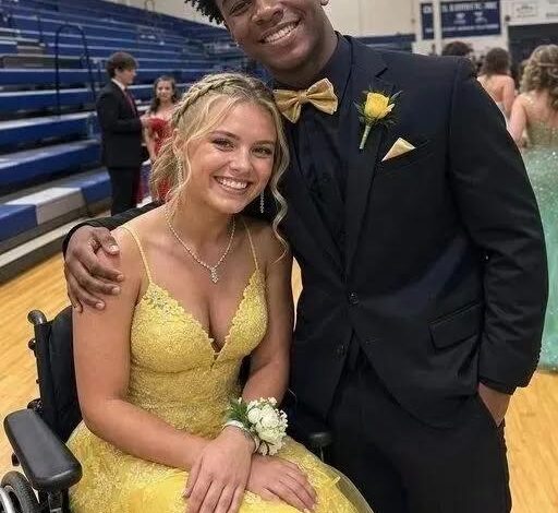 Everyone Ignored Me at Prom Because I Was in Wheelchair