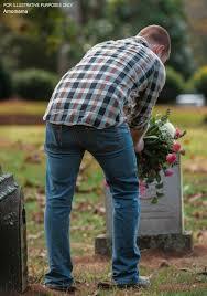 I Bought the Burial Plot Next to My Late Husband of 25 Years – The Face on the New Headstone Beside His Made Me Gasp