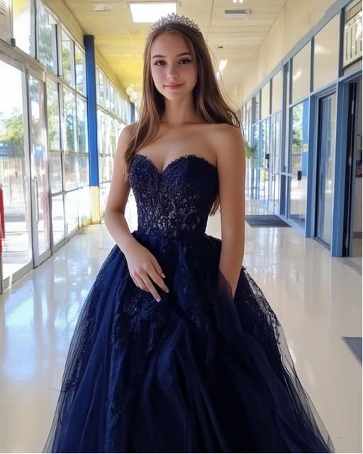 Heart warming story, I Bought a $12 Prom Dress from a Thrift Store, Inside Was a Note That Changed Three Lives Forever