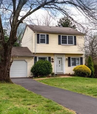 My Stepdad Excluded Me from Vacations and Showed Blatant Favoritism – Years Later, He Demanded $25K from Me for His Daughter’s House