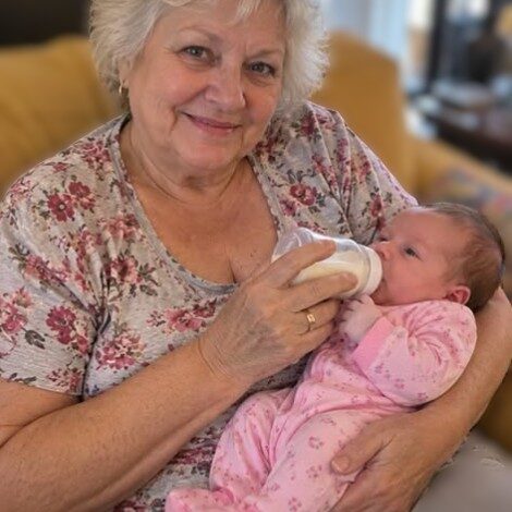 A Woman’s Mom Moved in to Help with Her Newborn Daughter, but the Woman’s Husband Handed Her a Bill for Rent and Utilities – So the Woman Found the Perfect Way to Put Him in His Placein His PlaceA Woman’s Mom Moved in to Help with Her Newborn Daughter, but the Woman’s Husband Handed Her a Bill for Rent and Utilities – So the Woman Found the Perfect Way to Put Him in His Placein His Place